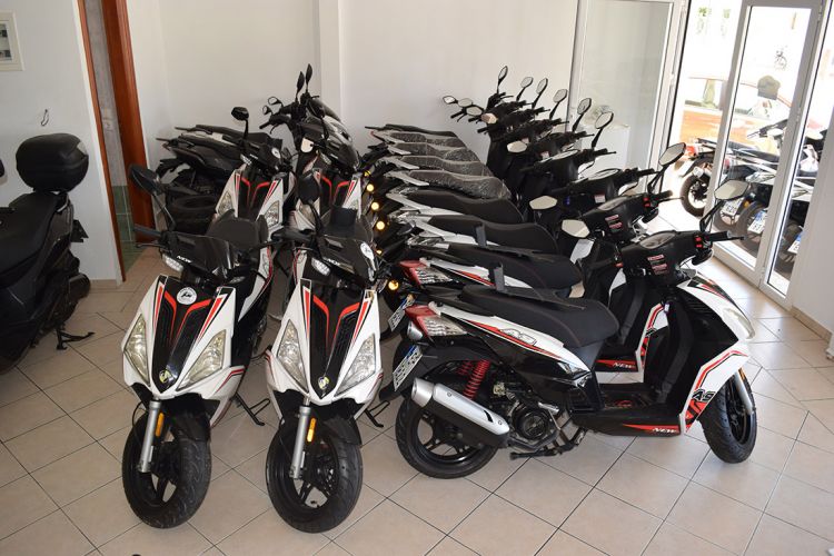 Kefalonia scooter rentals 06